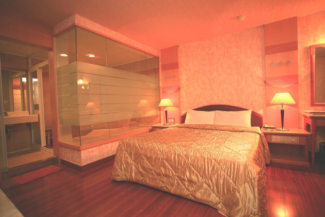 Paiwei Motel 타이난 외부 사진