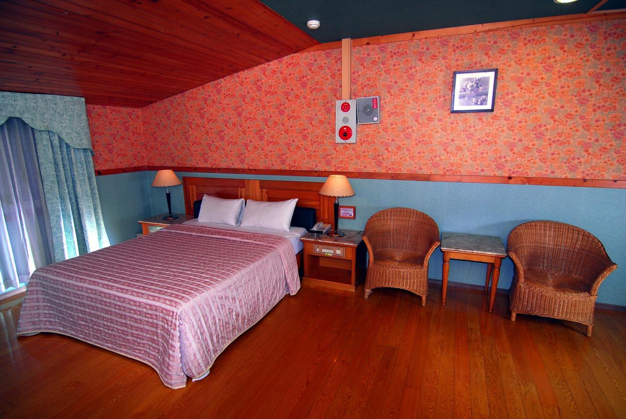 Paiwei Motel 타이난 외부 사진